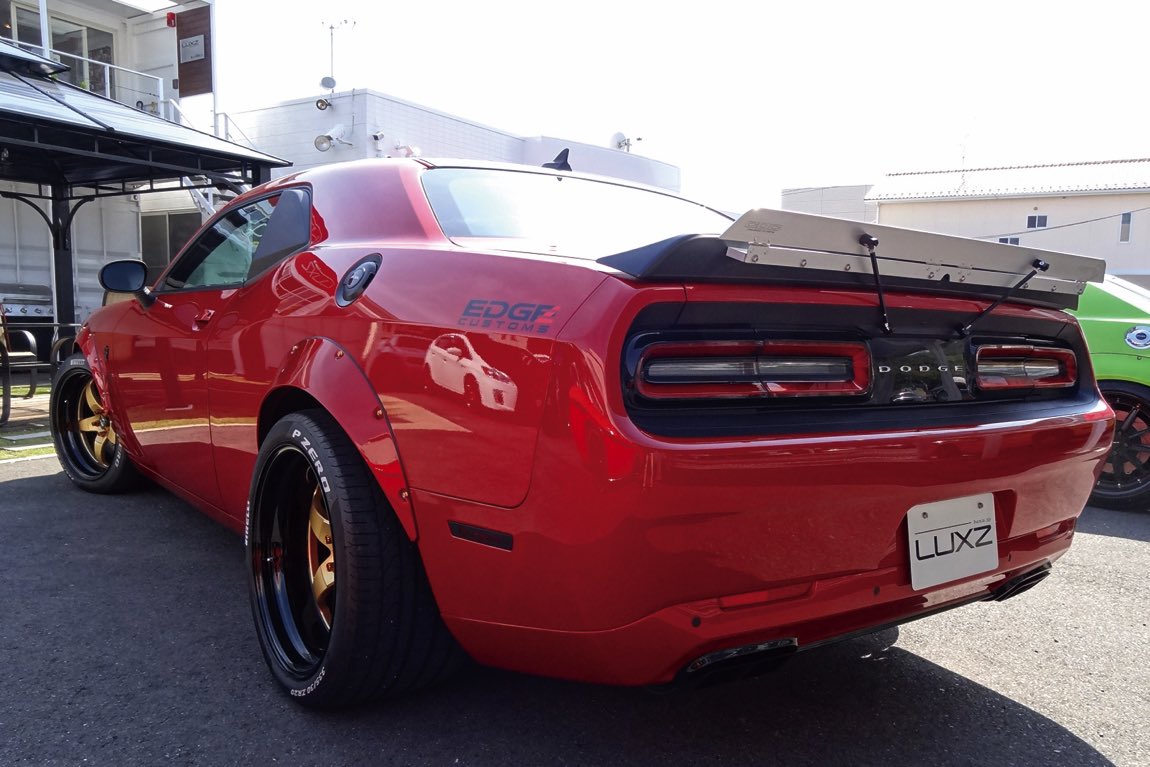 EDGE CUSTOMS Dodge Challenger M